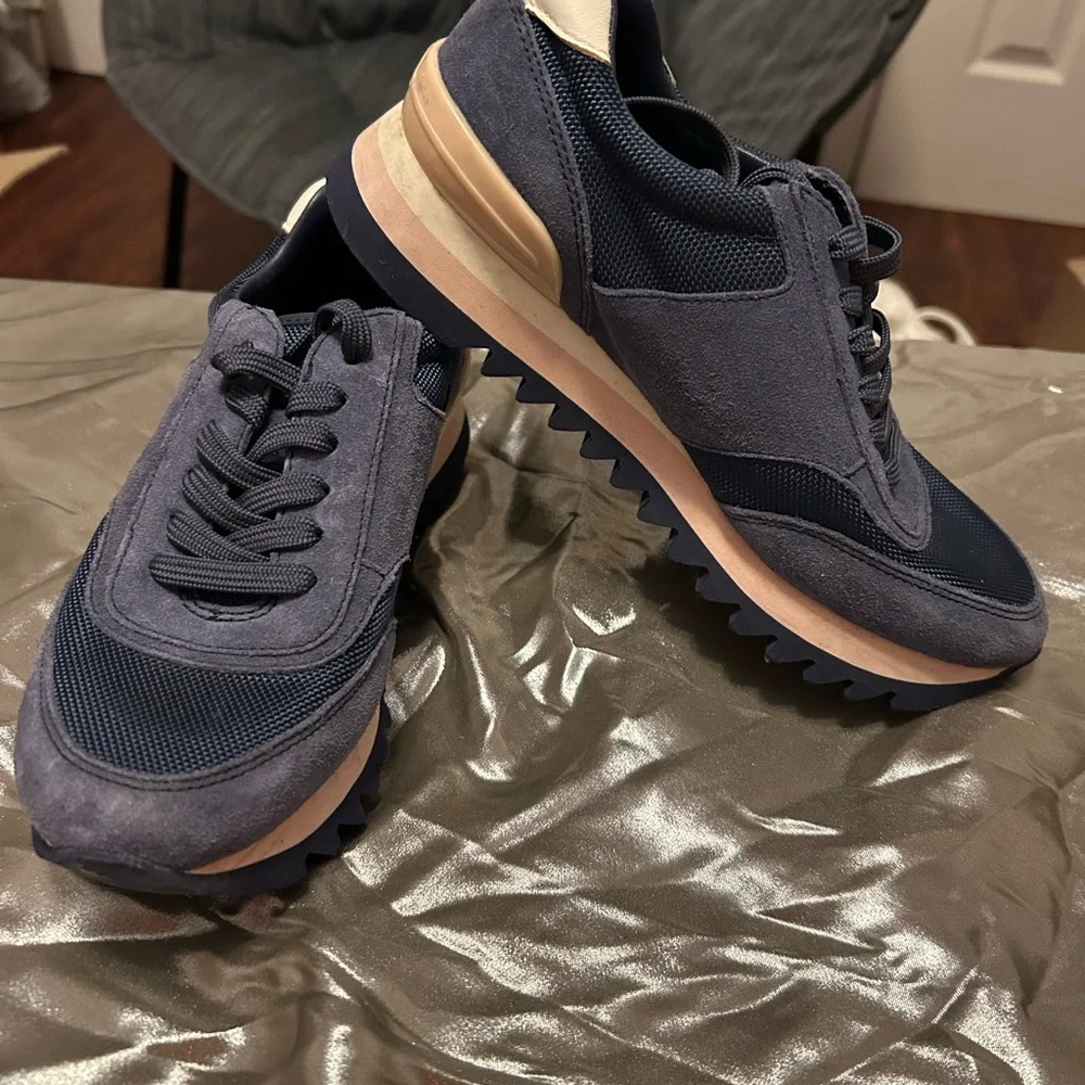 Preowned Tory Burch Navy and Cream Kids Sneakers - Picture 2 of 8